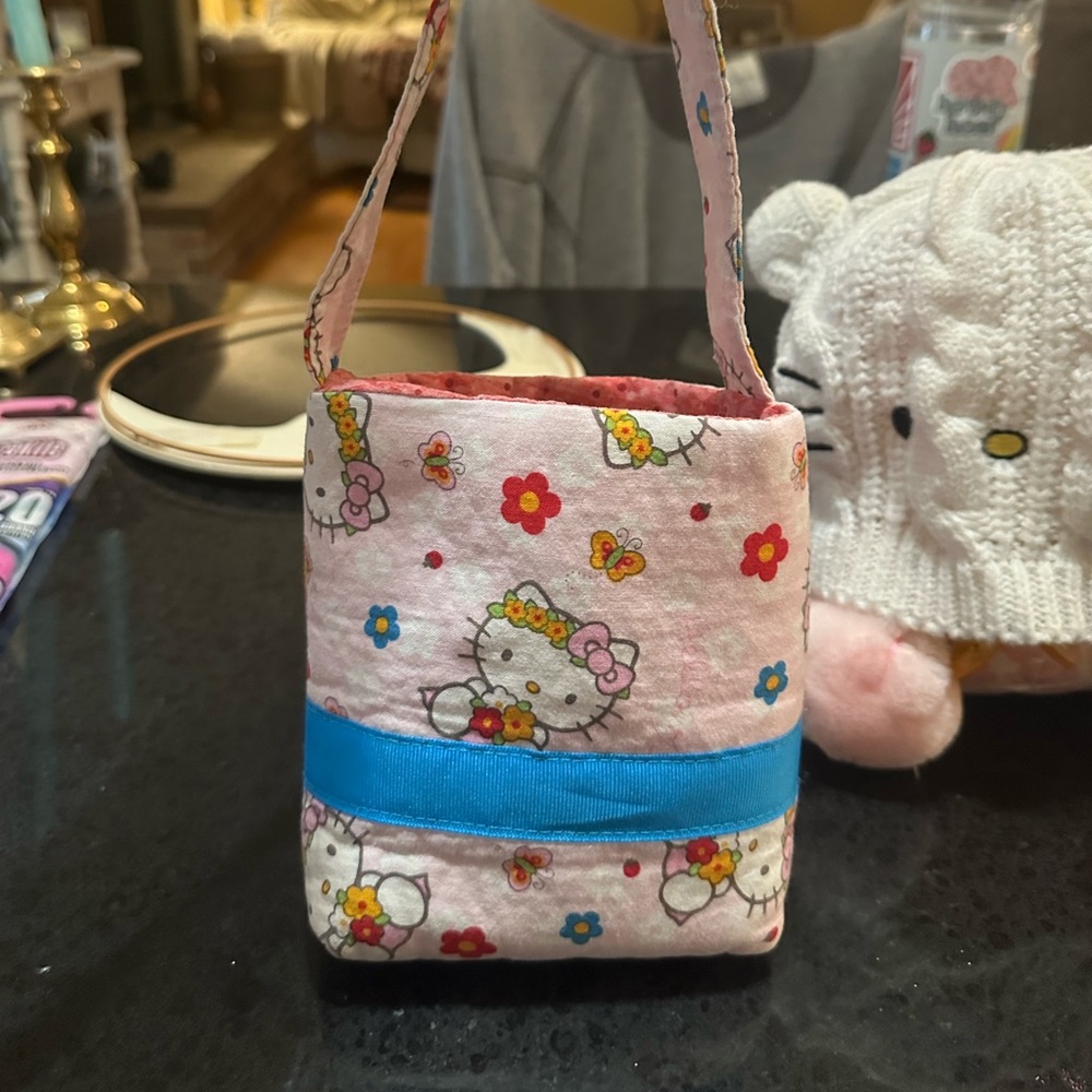 Hello Kitty items - Picture 4 of 7